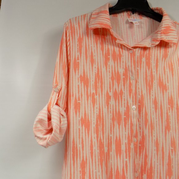 LuLaRoe Valentina Button Front Top Size XS NWT - Picture 7 of 12